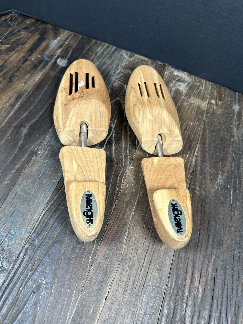 Men's Wooden Shoe Keeper Shaper Form Stretcher Size M By Raleigh Limited, Inc